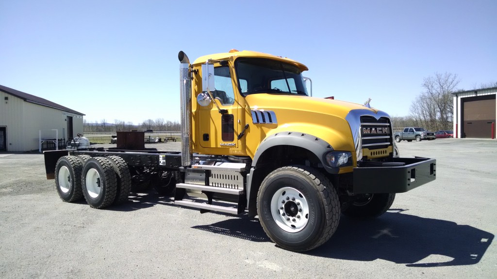 New Truck Inventory Utica Mack, Inc.